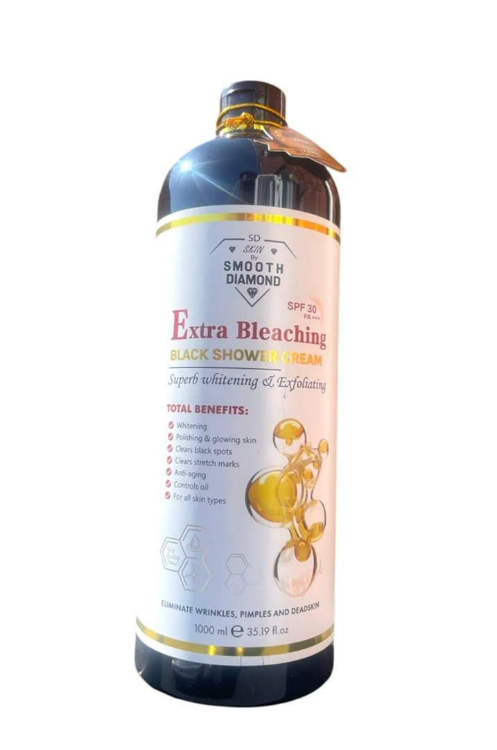 Smooth Diamond Extra Bleaching Black Shower Cream